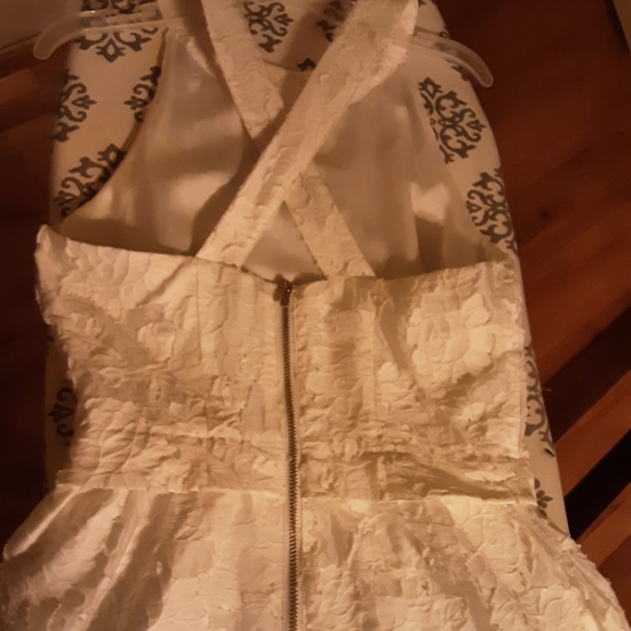 White Floral A-line Dress - Picture 3 of 5